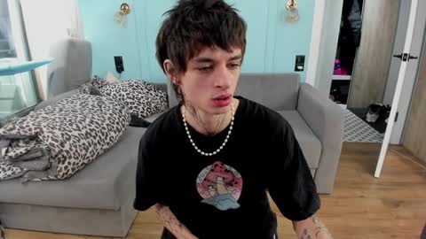 oliverrgroove online show from December 25, 7:24 am