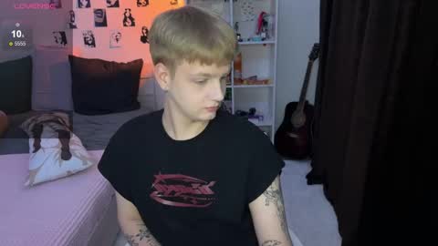 oliver online show from October 2, 4:00 pm