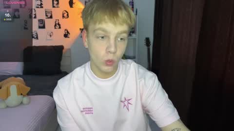 oliver online show from October 12, 10:42 am