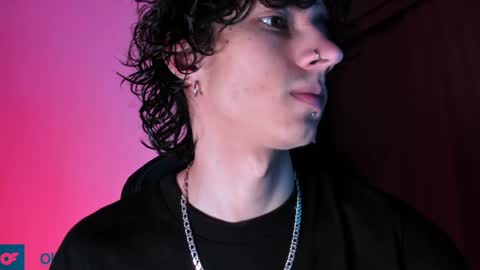     online show from December 24, 5:38 am