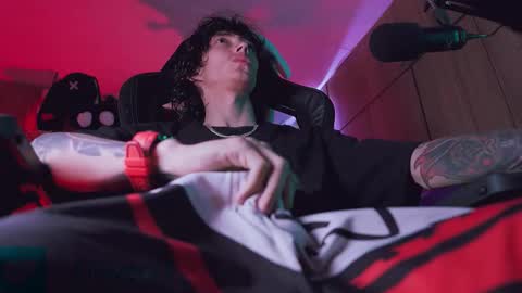     online show from October 10, 12:54 pm