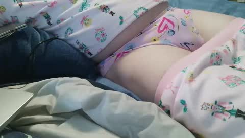 Snapshot of omniluvr chatting on October 25, 7:04 pm ADOM online show from October 25, 7:04 pm