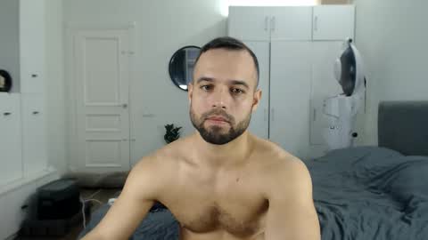 onebestlover online show from December 20, 11:39 am