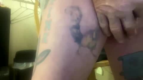 onesmallweenie online show from May 19, 10:38 pm