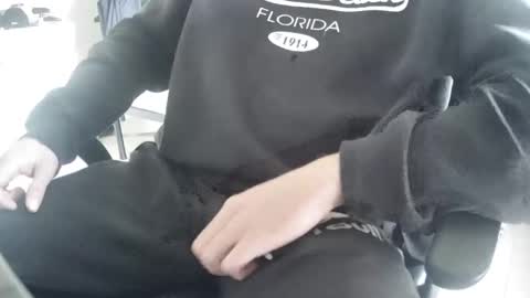 Snapshot of orobrus chatting on January 12, 1:27 pm Oroborus online show from January 12, 1:27 pm