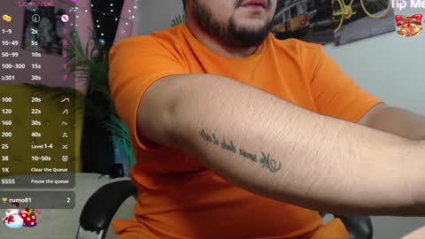 Snapshot of oso_gael chatting on December 8, 6:17 pm Bear Gael online show from December 8, 6:17 pm