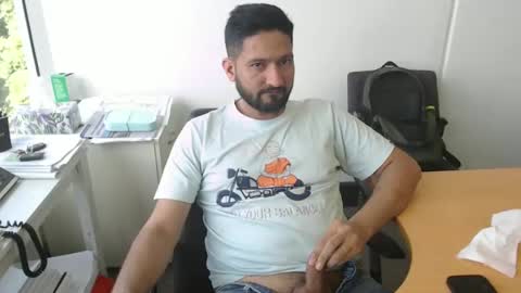 outdoornakedguy11_007 online show from December 5, 9:50 pm