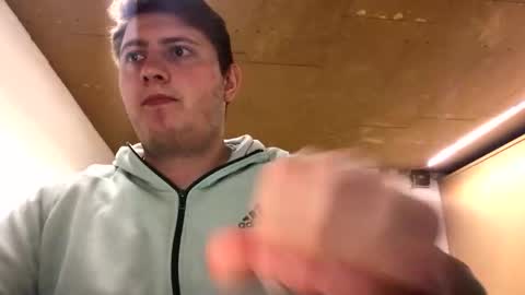 outflayd online show from December 18, 3:08 pm