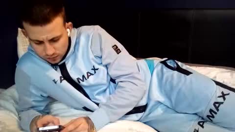 Snapshot of owen162462 chatting on October 9, 4:45 pm Owen kayz online show from October 9, 4:45 pm