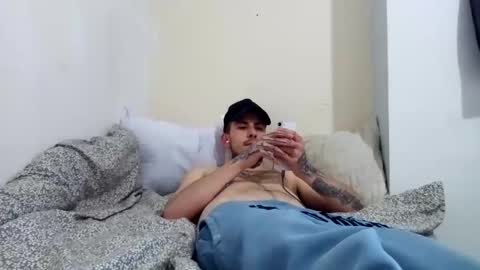 Snapshot of owen162462 chatting on March 9, 2:54 pm Owen kayz online show from March 9, 2:54 pm