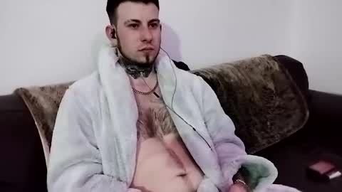 Owen kayz online show from March 24, 11:19 pm