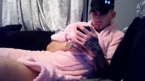 Snapshot of owen162462 chatting on February 25, 11:44 pm Owen kayz online show from February 25, 11:44 pm