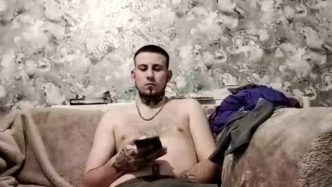 Snapshot of owen162462 chatting on September 24, 8:07 pm Owen kayz online show from September 24, 8:07 pm