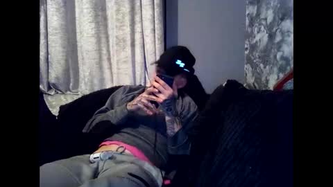 Snapshot of owen162462 chatting on February 27, 11:15 pm Owen kayz online show from February 27, 11:15 pm