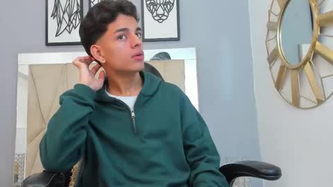 Snapshot of owen__johnson chatting on October 21, 12:19 pm Owen Johnson online show from October 21, 12:19 pm
