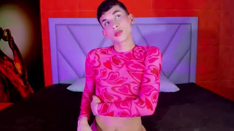 owen_stone1 online show from April 18, 6:53 pm