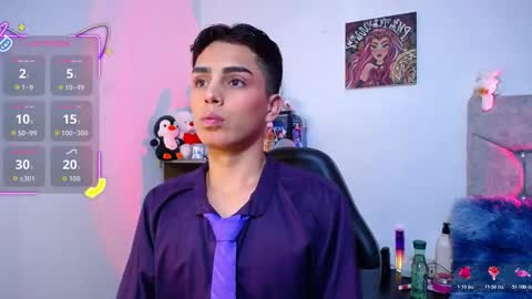 Owen  Independent model  online show from January 8, 8:19 am