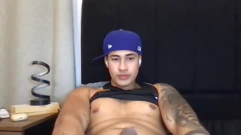 Javi    online show from June 8, 1:01 am