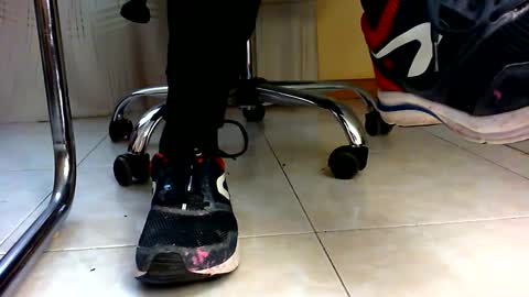 Snapshot of pablomenesssl chatting on January 1, 11:38 am Pablo Meness online show from January 1, 11:38 am