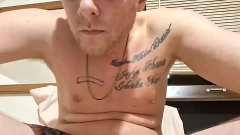 papapfouts online show from April 16, 9:20 am