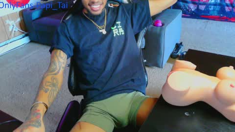 Papi Tai online show from December 14, 3:58 pm