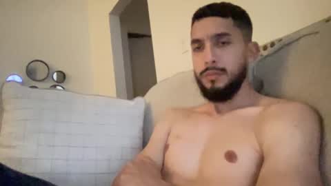 papicubano_guapo23cm online show from March 1, 8:25 am