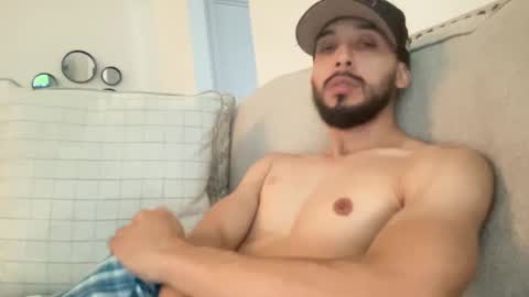 papicubano_guapo23cm online show from December 2, 8:09 pm