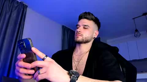 Paris online show from February 28, 7:56 pm