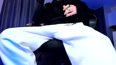 Paris online show from April 4, 8:28 pm