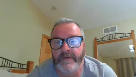 Snapshot of passporttraveler1 chatting on December 4, 2:31 am passporttraveler1 online show from December 4, 2:31 am