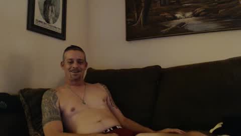 patrickbond007 online show from October 3, 6:02 pm