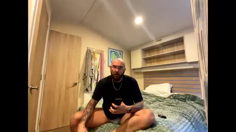 patrickmorris92 online show from April 12, 3:02 pm