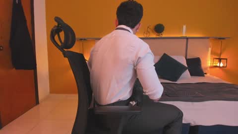 Paul online show from December 5, 2:44 pm