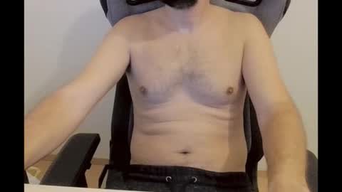 paulbazo83 online show from October 30, 10:16 am