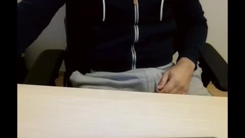 paulbazo83 online show from November 19, 12:05 pm