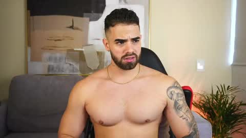 Paul Phoenix online show from April 16, 9:39 pm