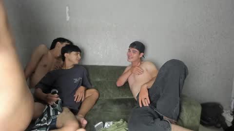 CAIN-19  ALLEN-18 RONALD-18 AUSTIN-18 MOD DANTE online show from April 30, 8:57 pm