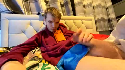 Penguin online show from December 15, 7:44 pm