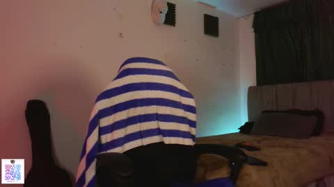 giovanny or andres you decide online show from November 3, 4:16 am