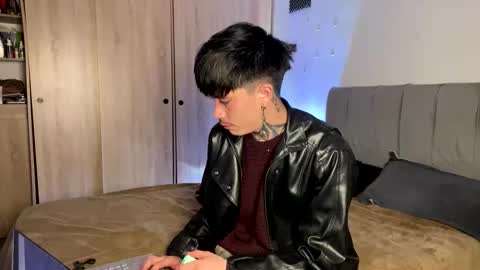 giovanny or andres you decide online show from April 30, 12:50 am