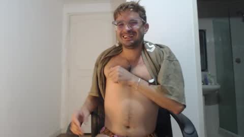 Snapshot of peter_x_annaud chatting on January 13, 10:58 am FELIPE online show from January 13, 10:58 am