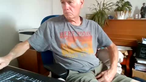 petitwilly online show from July 28, 10:45 am