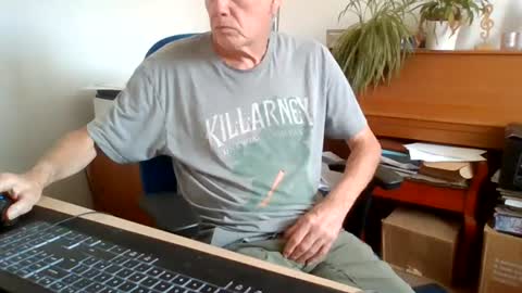 petitwilly online show from July 15, 8:32 am