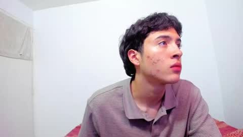 picaszomilos350 online show from April 10, 7:48 am