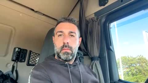 Snapshot of pierotu chatting on December 2, 11:54 am pierotu online show from December 2, 11:54 am