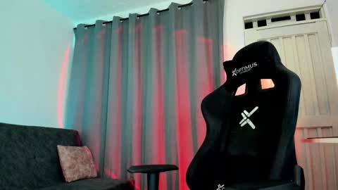 Pierre online show from October 19, 12:37 am