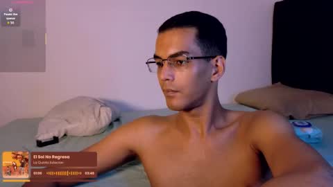 pikashuu7u7 online show from December 3, 4:51 am