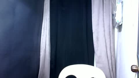 rayvienn online show from April 18, 4:14 am