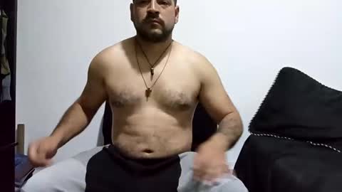 Snapshot of pol_eros chatting on March 3, 2:22 am pol eros online show from March 3, 2:22 am