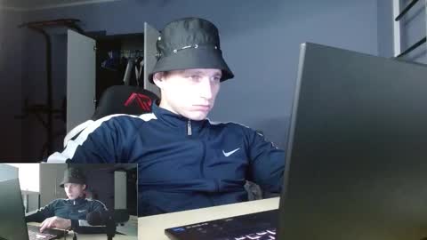 Poliglotjoe2 online show from February 5, 7:43 pm